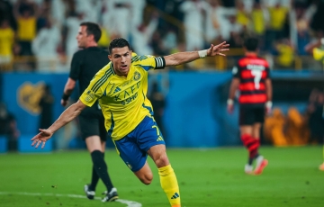 Ronaldo ghi cú đúp, Al Nassr lội ngược dòng ấn tượng trước Al Riyadh