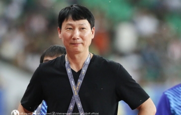 HLV Kim Sang Sik: Biểu tượng tiến bộ dẫn dắt ASEAN All-Stars đối đầu MU