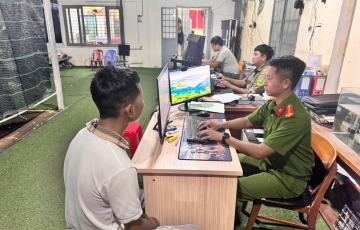 Bốn đối tượng bị triệu tập sau khi chặn xe và gây thương tích cho bé trai 2 tuổi