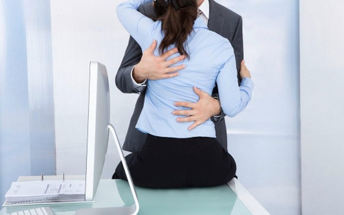 Khám phá các cung hoàng đạo dễ bị cuốn vào tình yêu nơi công sở