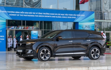 VinFast's Electric Vehicles Shine at Vietnam's P4G Summit, Promoting Green Growth