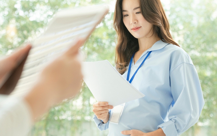 Gặp lại mẹ chồng cũ sau 5 năm, bụng bầu của tôi khiến bà choáng váng