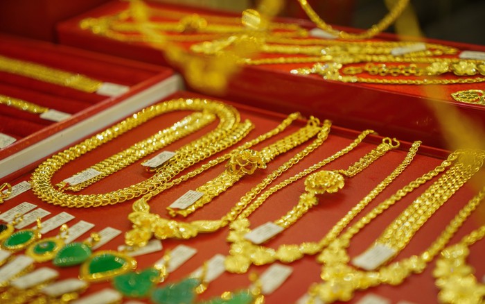 Giá vàng trong nước đột ngột tăng vọt, đạt đỉnh mới