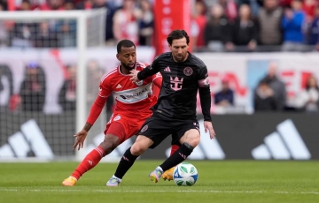 Messi Gặp Xui Xẻo Khi Đá Phạt Trúng Xà Ngang, Inter Miami Hòa Chicago Fire