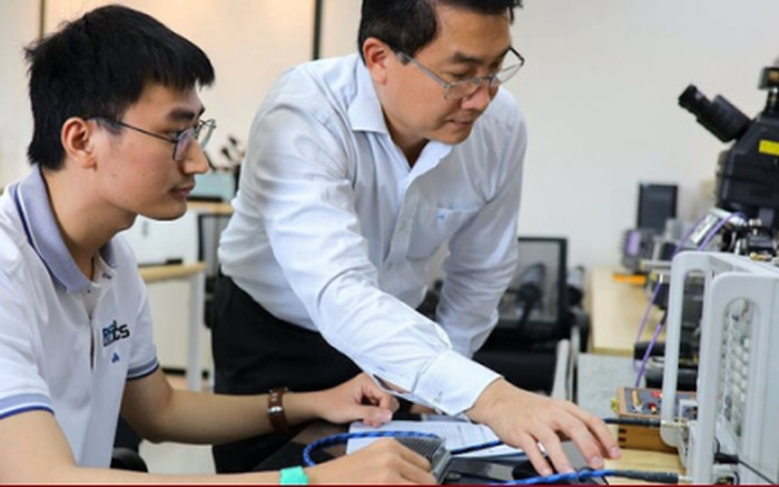 Các trường đại học hàng đầu Hà Nội mở rộng tuyển sinh ngành bán dẫn năm 2025