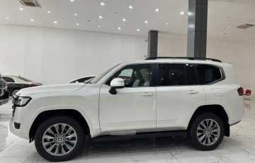 Toyota Land Cruiser 2025: Giá tăng vọt nhưng vẫn hút khách tại Việt Nam