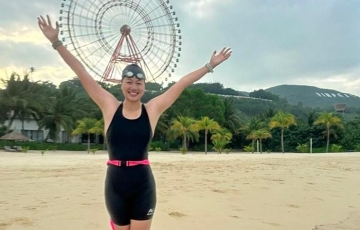 Ánh Viên gây sốt với cú bơi 5km từ đất liền ra đảo, fan ngưỡng mộ thành tích 'khủng'