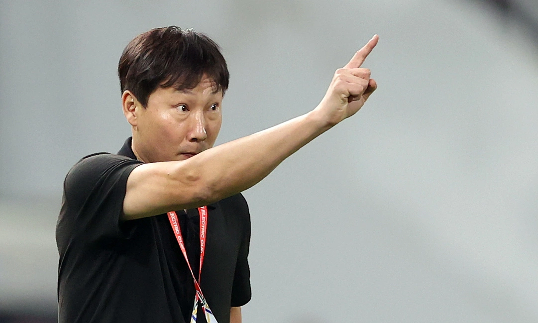 HLV Kim Sang-sik Chỉ Huy Đội Ngôi Sao Đông Nam Á Đối Đầu Man Utd