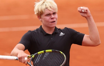 Thần đồng tennis gây tranh cãi với màn ăn mừng 'hợm hĩnh' sau chiến thắng lịch sử