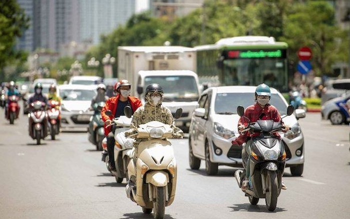 Hà Nội Đối Mặt Với Nắng Nóng Kéo Dài Trước Khi Đón Không Khí Lạnh