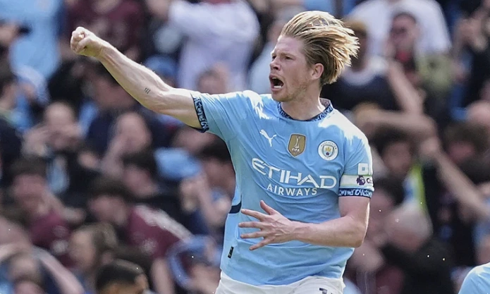 Kevin De Bruyne: 'Thi đấu không đau như sống trong ánh sáng và bóng tối'