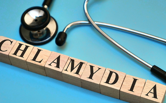 Chlamydia: Bệnh Lây Truyền Qua Đường Tình Dục và Các Triệu Chứng Ở Phụ Nữ