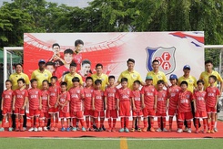 Cầu thủ Hà Nội FC truyền cảm hứng cho trẻ em qua hoạt động cộng đồng