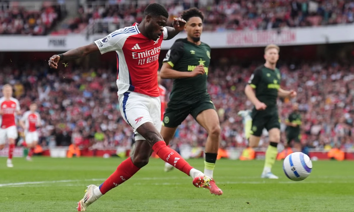 Arsenal Trao Cơ Hội Vô Địch Sớm Cho Liverpool