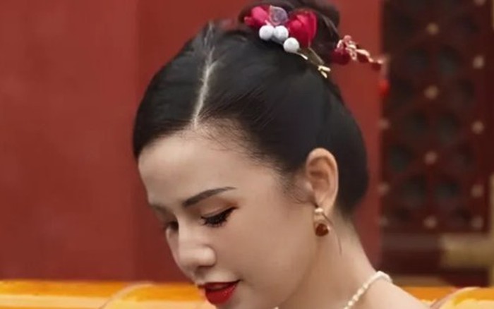 MC Bích Hồng Đăng Lời Xin Lỗi Sau Khi Bị Cắt Sóng Vì Phát Ngôn Trên Mạng Xã Hội