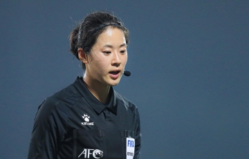 Nữ trọng tài Kim Yu Jeong cầm còi trận ra quân của U17 Việt Nam gặp U17 Úc
